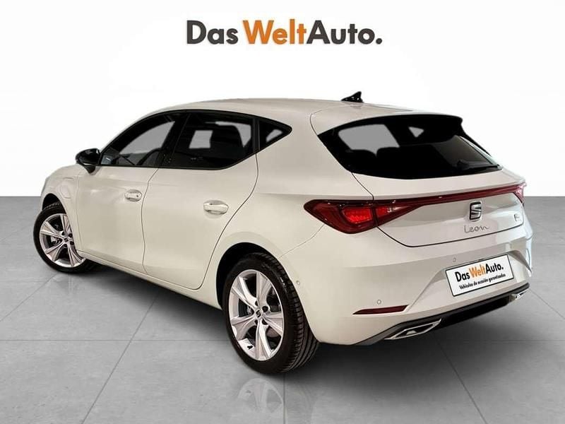 Usado Seat Leon FR 204 CV (150 kW) 2025 Blanco Utilitario