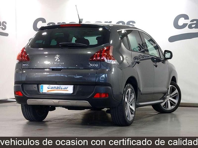 Usado Peugeot 3008 Allure 121 CV (88 kW) 2015 Gris Monovolumen