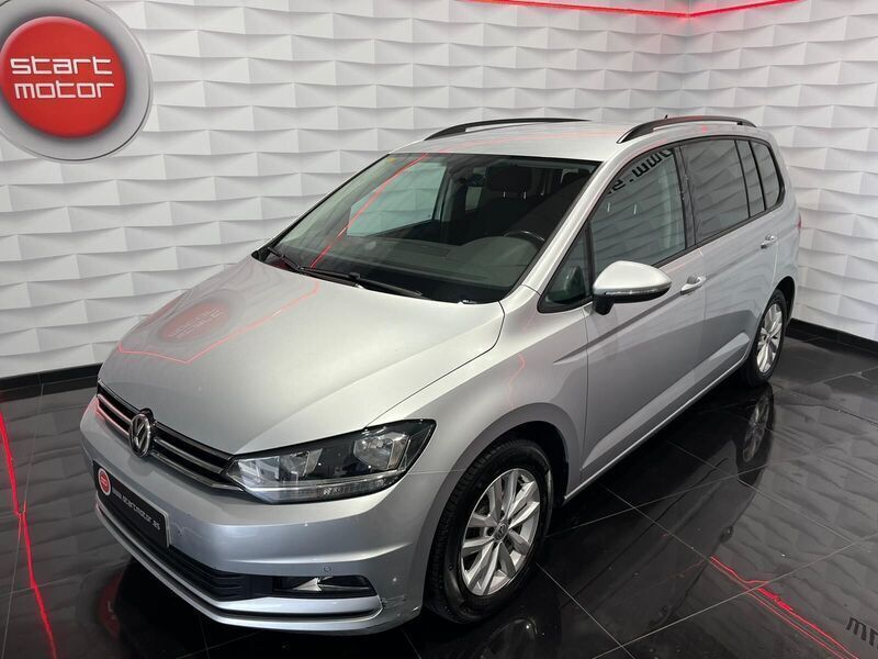 Usado VW Touran Advance 115 CV (84 kW) 2016 Gris Monovolumen