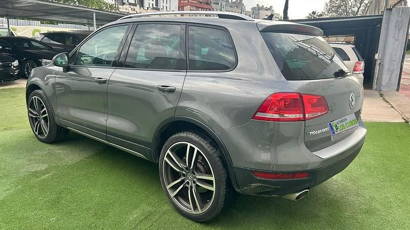 Usado VW Touareg Terrain Tech 245 CV (180 kW) 2012 Gris SUV
