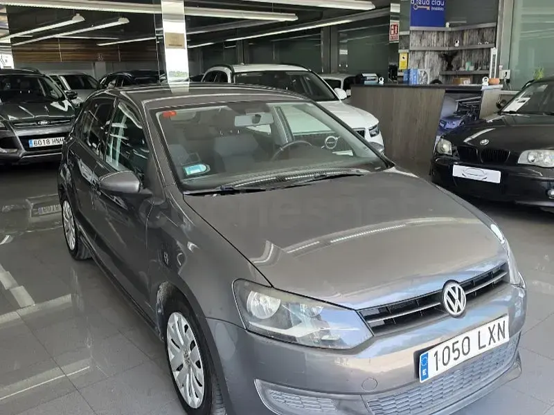 Usado VW Polo Advance 105 CV (77 kW) 2010 Gris / plata Utilitario