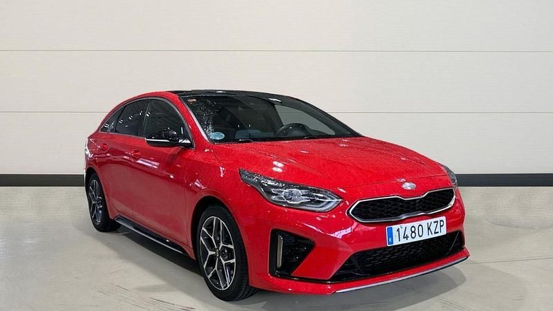 Usado Kia Ceed GT GT-Line 140 CV (102 kW) 2019 Rojo Utilitario