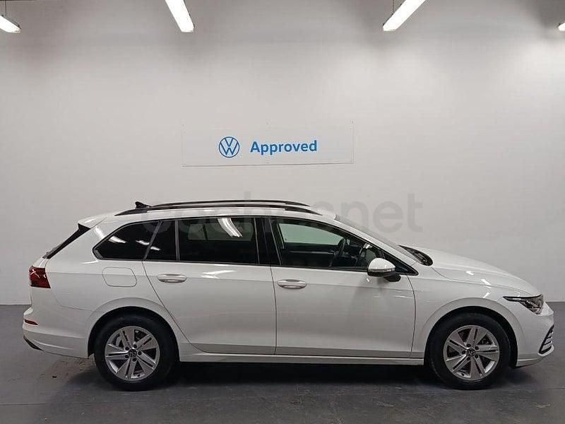 Usado VW Golf VIII Life 115 CV (84 kW) 2023 Blanco Familiar