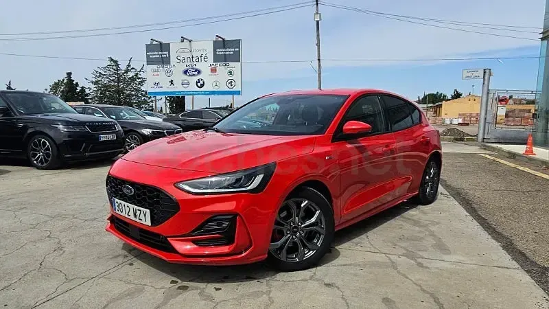 Usado Ford Focus ST-Line 125 CV (91 kW) 2025 Rojo Berlina