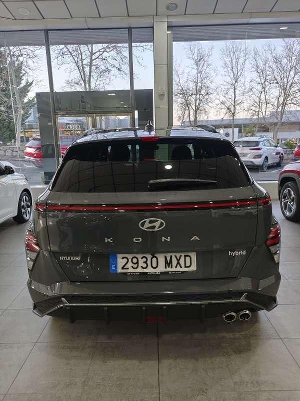 Usado Hyundai Kona N Line 129 CV (94 kW) 2024 Gris SUV