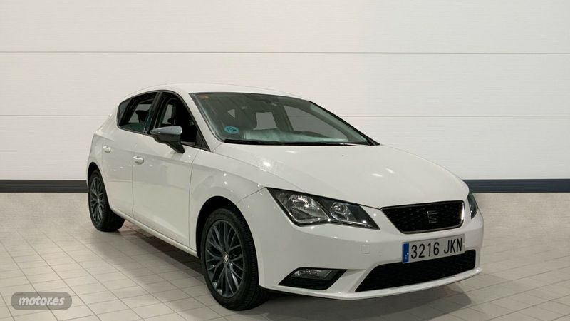 Blanco Usado 2015 Seat Leon CONNECT Berlina | 13.000 € (Un poco caro) - Imagen 1/4