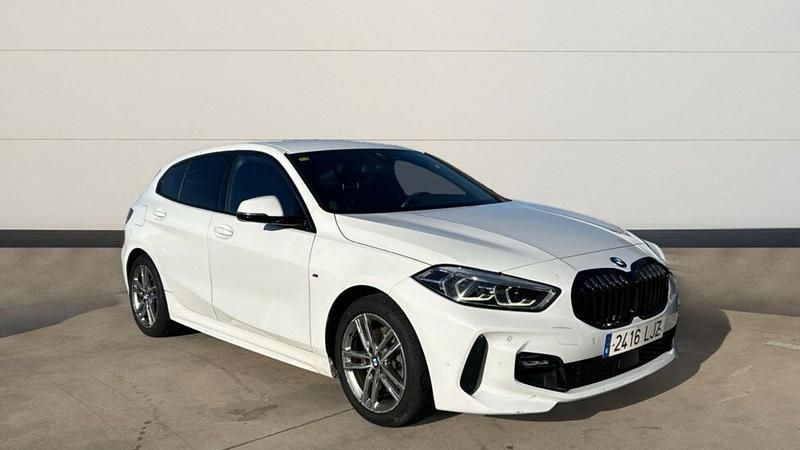 Usado BMW 118 M Sport 140 CV (102 kW) 2020 Blanco Utilitario
