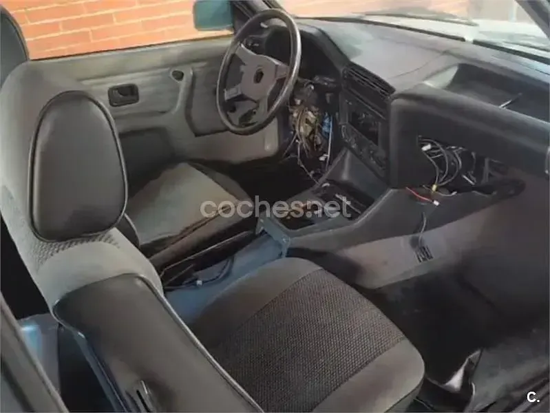Usado BMW 316 102 CV (75 kW) 1989 Azul Berlina