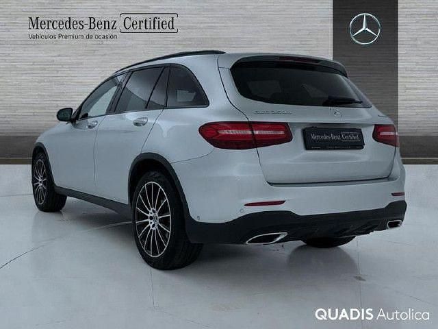 Usado Mercedes GLC250 AMG line 204 CV (150 kW) 2019 Plata iridio