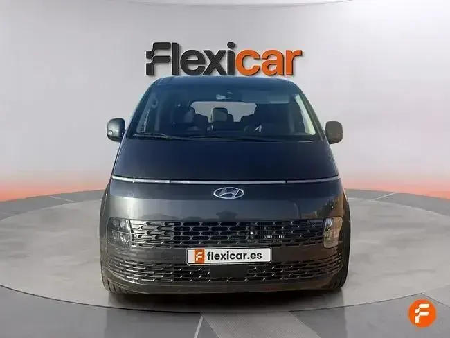 Usado Hyundai Staria 177 CV (130 kW) 2023 Gris Monovolumen