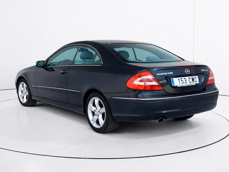 Usado Mercedes CLK200 Elegance 165 CV (121 kW) 2004 Gris Coupe