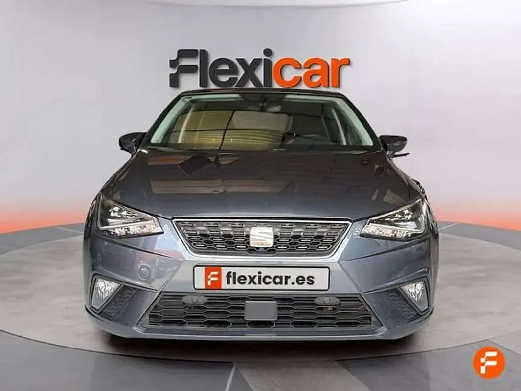 Usado Seat Ibiza Reference 80 CV (58 kW) 2019 Gris Utilitario