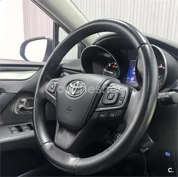 Usado Toyota Avensis Advance 143 CV (105 kW) 2016 Blanco Familiar