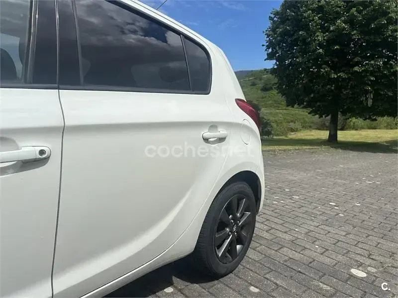Usado Hyundai i20 GO! 75 CV (55 kW) 2013 Blanco Utilitario