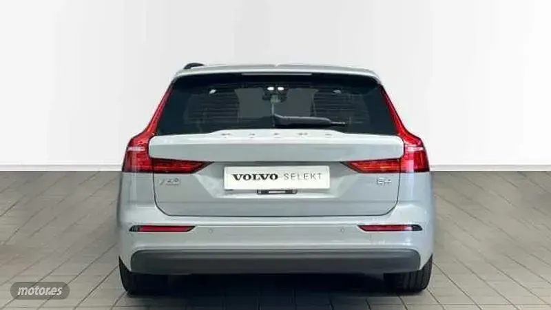 Usado Volvo V60 Core 197 CV (144 kW) 2023 Gris Familiar
