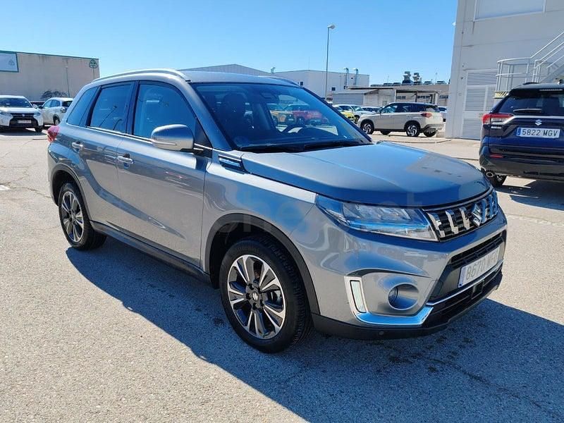 Usado Suzuki Vitara GLX 129 CV (94 kW) 2023 Gris / plata SUV