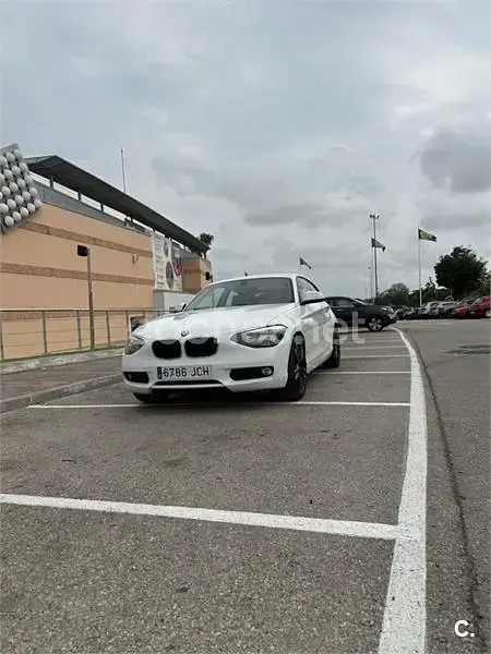 Usado BMW 118 143 CV (105 kW) 2015 Blanco Utilitario