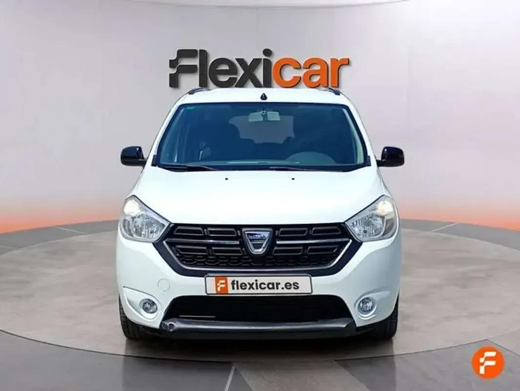 Usado Dacia Lodgy Comfort 116 CV (85 kW) 2022 Blanco Monovolumen