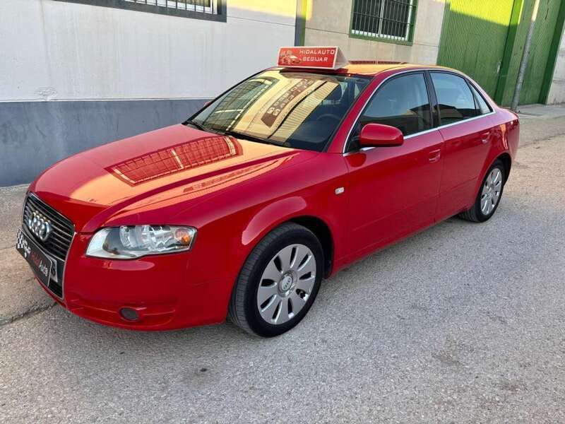 Rojo Usado 2005 Audi A4 Berlina | 5499 € - Imagen 1/4