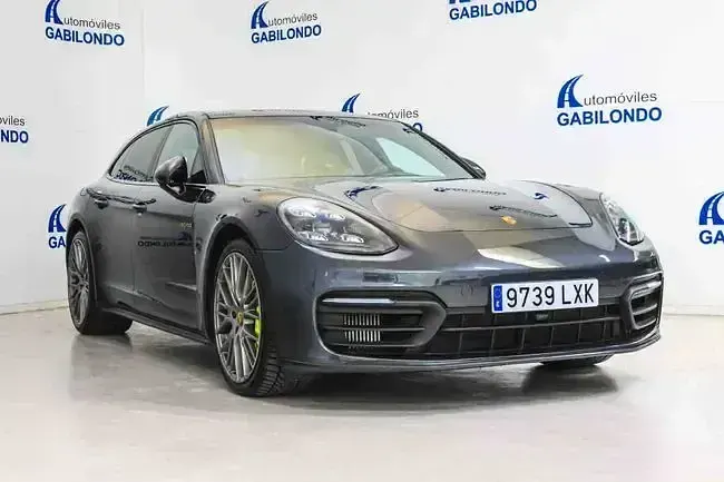 Usado Porsche Panamera 4 E-Hybrid Sport Turismo Platinum Edition 462 CV (339 kW) 2022 Gris Familiar