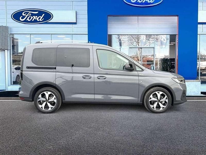 Nuevo Ford Tourneo Active 122 CV (89 kW) 2025 Van