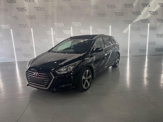 Usado Hyundai i40 141 CV (103 kW) 2016 Negro Familiar