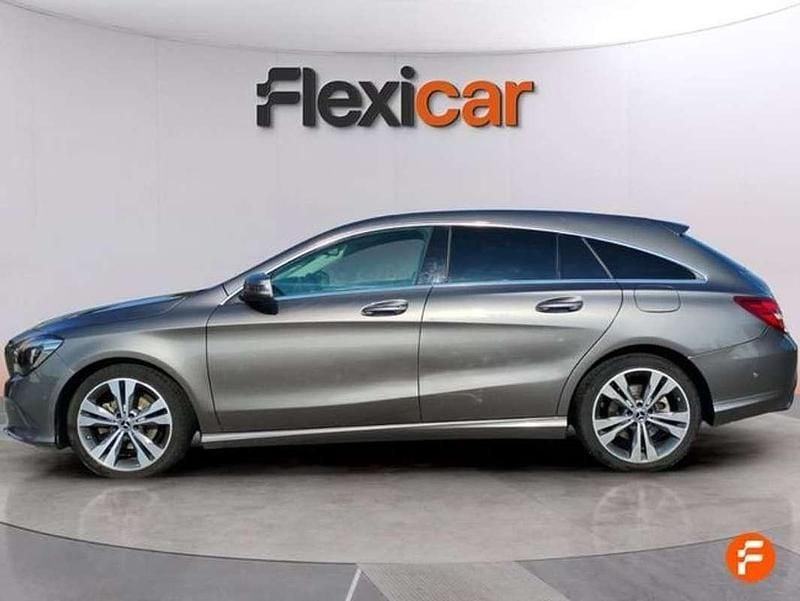 Usado Mercedes CLA200 Shooting Brake 137 CV (100 kW) 2018 Gris Familiar