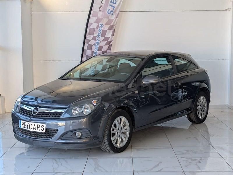 Usado Opel Astra GTC Energy 110 CV (80 kW) 2009 Negro Berlina