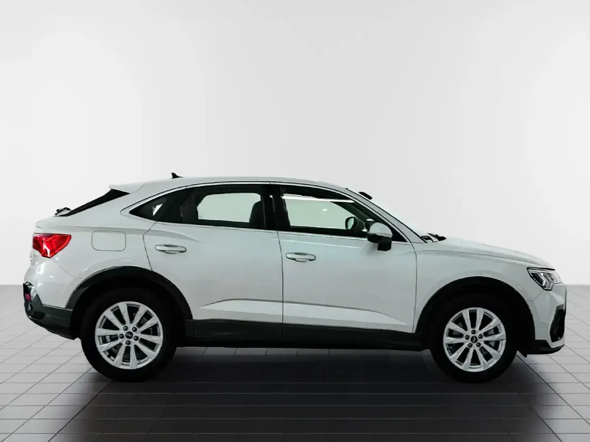 Usado Audi Q3 Sportback Advanced Plus 150 CV (110 kW) 2021 Gris SUV