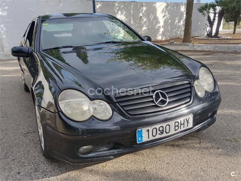 Negro Usado 2001 Mercedes C200 Berlina | 3500 € (Precio justo) - Imagen 1/4