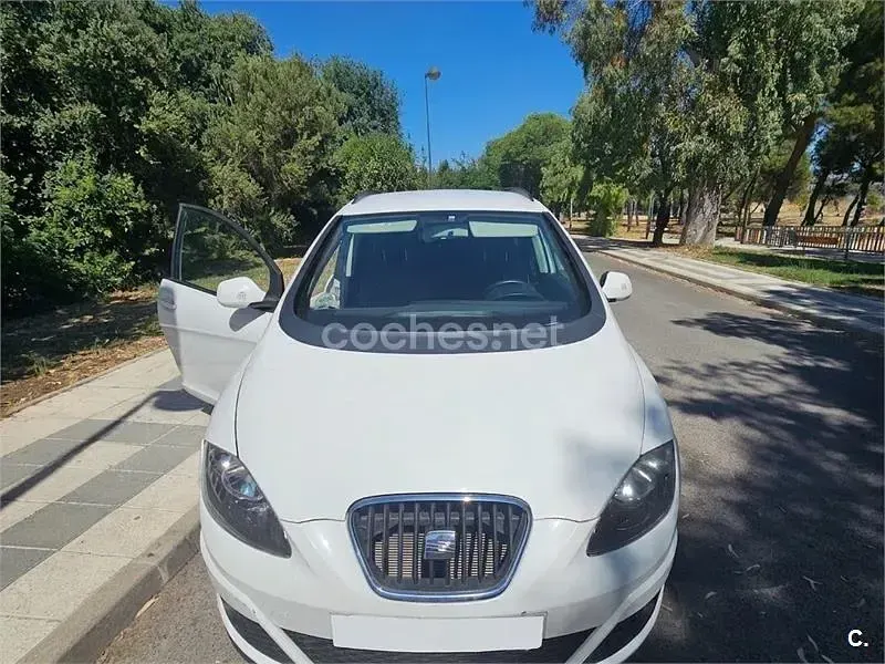 Usado Seat Altea XL I-Tech 105 CV (77 kW) 2015 Blanco Monovolumen