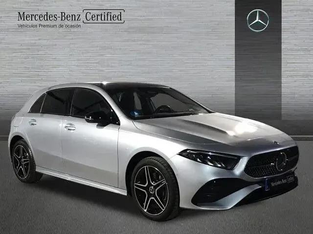 Usado Mercedes A250 218 CV (160 kW) 2025 Plata hightech Berlina