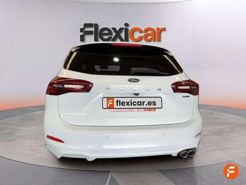 Używany Ford Focus ST-Line 155 KM (114 kW) 2023 Biały Kombi