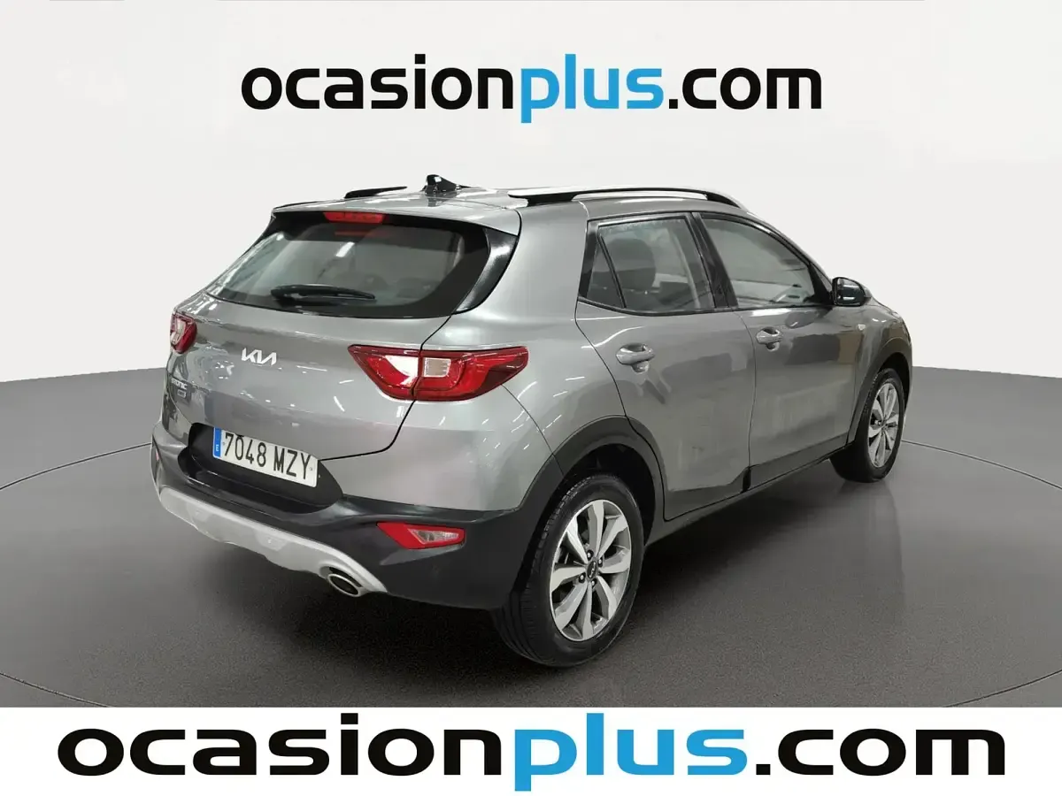 Usado Kia Stonic 101 CV (74 kW) 2025 Gris SUV