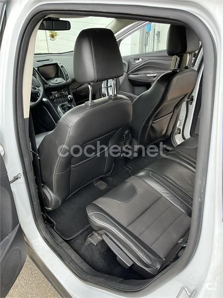 Usado Ford Kuga Titanium 120 HP (88 kW) 2015 Branco SUV