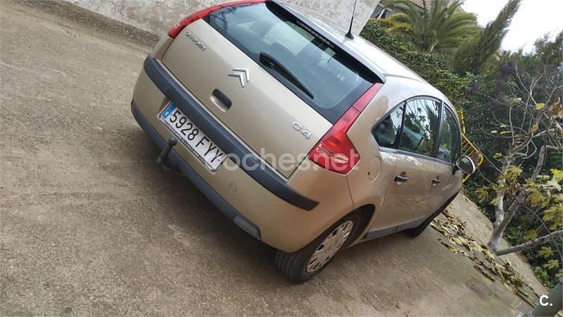 Usado Citroën C4 90 CV (66 kW) 2007 Beige Berlina