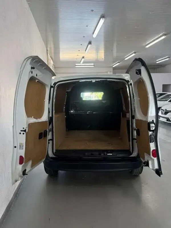 Usado Renault Kangoo 95 CV (69 kW) 2021 Blanco Monovolumen