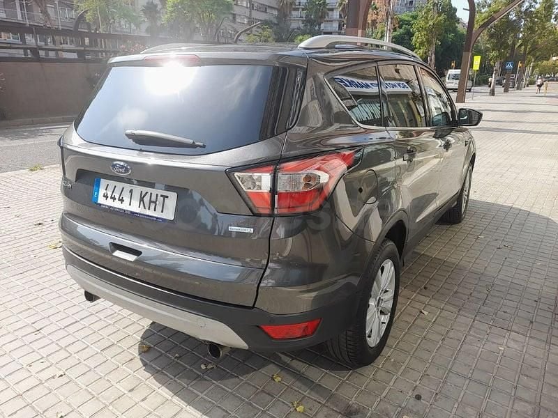 Usado Ford Kuga Titanium 120 CV (88 kW) 2018 Gris / plata SUV
