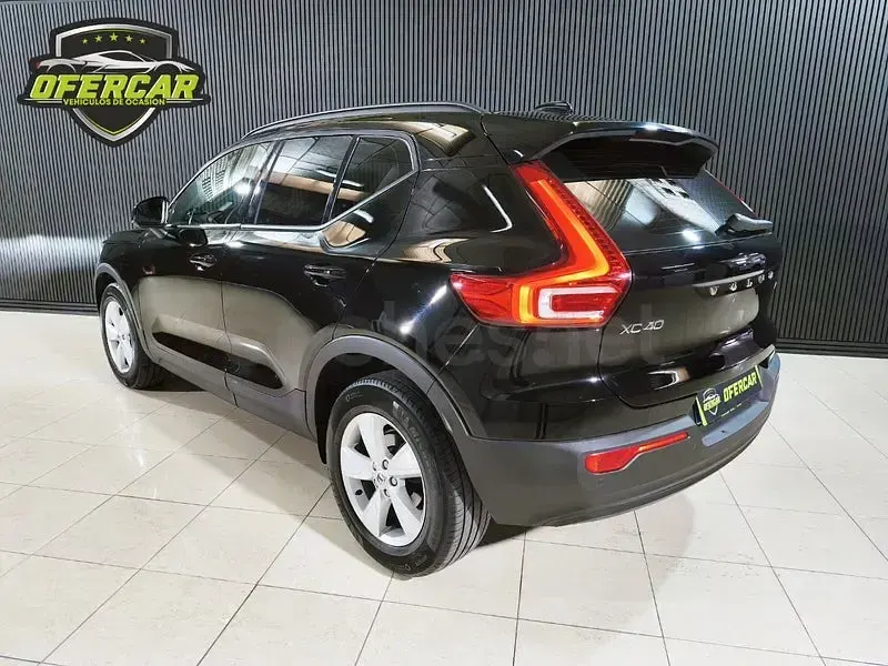 Usado Volvo XC40 129 CV (94 kW) 2022 Negro SUV