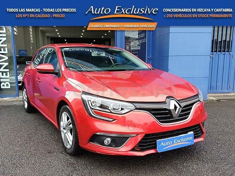 Usado Renault Mégane IV Intens 100 CV (73 kW) 2016 Rojo Berlina