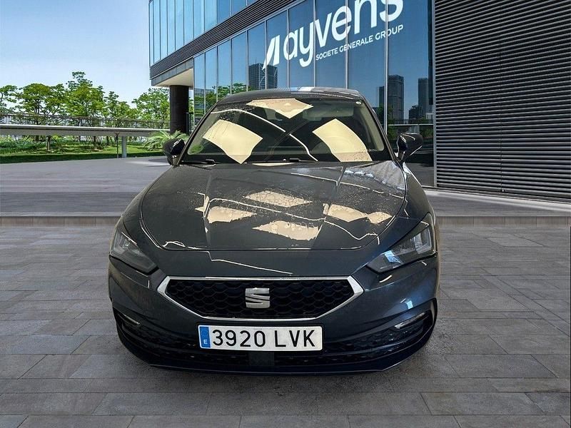 Usado Seat Leon Style 115 CV (84 kW) 2021 Gris Berlina