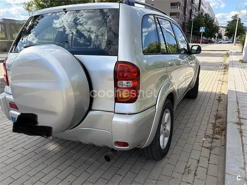 Usado Toyota RAV4 Luna 150 CV (110 kW) 2003 Gris / plata SUV