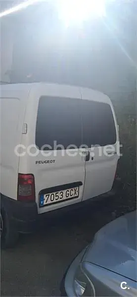 Usado Peugeot Partner Tepee 75 CV (55 kW) 2009 Blanco Monovolumen