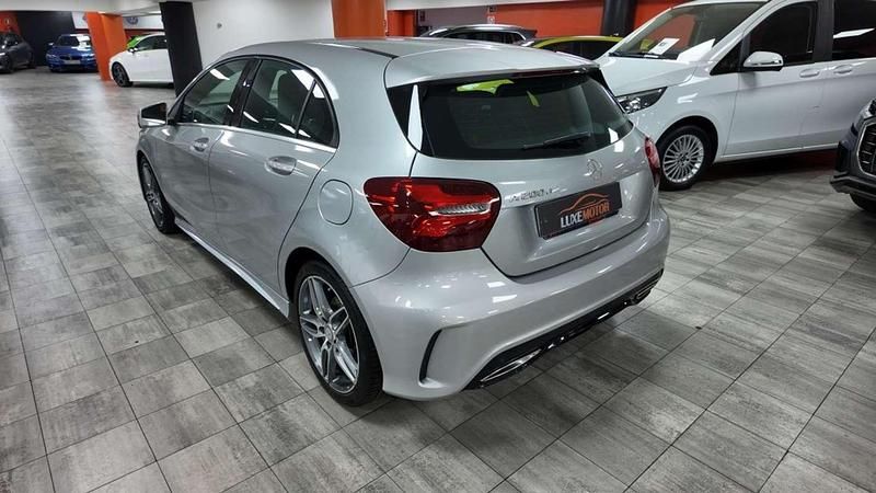 Usado Mercedes A200 AMG line 136 CV (100 kW) 2016 Gris Utilitario