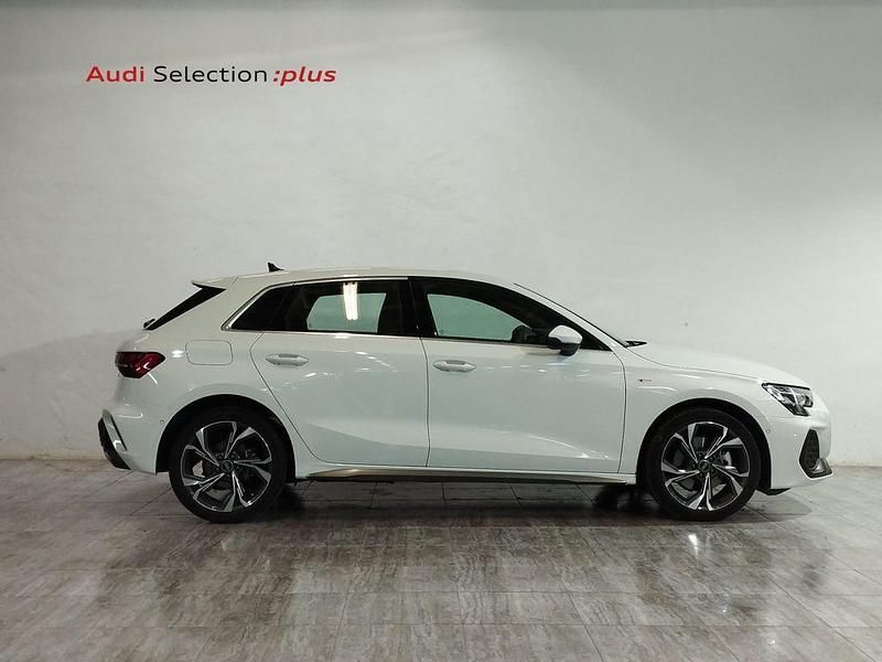 Usado Audi A3 e-tron S-Line 204 CV (150 kW) 2025 Blanco Utilitario