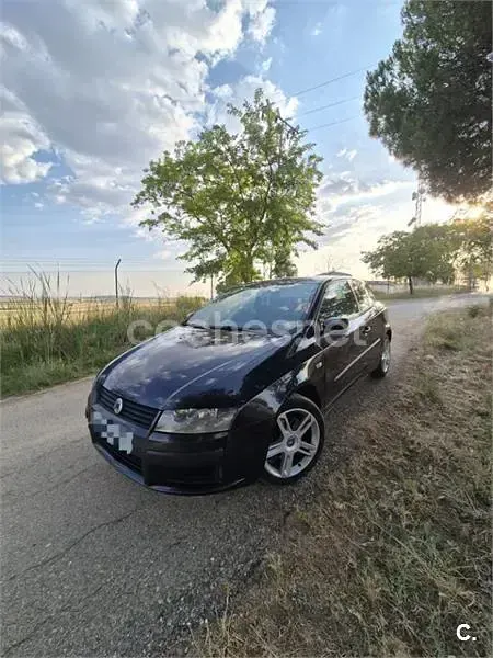 Usado Fiat Stilo Dynamic 140 CV (102 kW) 2005 Negro Berlina