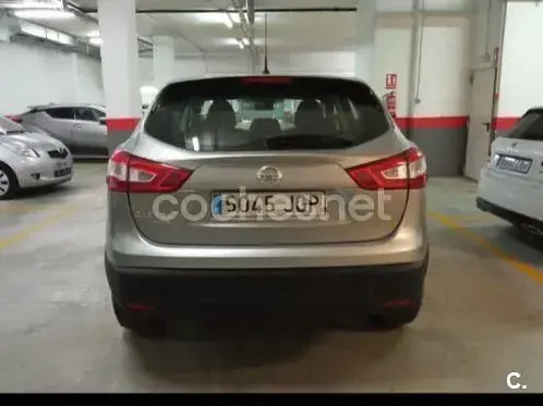 Usado Nissan Qashqai Acenta 115 CV (84 kW) 2015 Gris / plata SUV