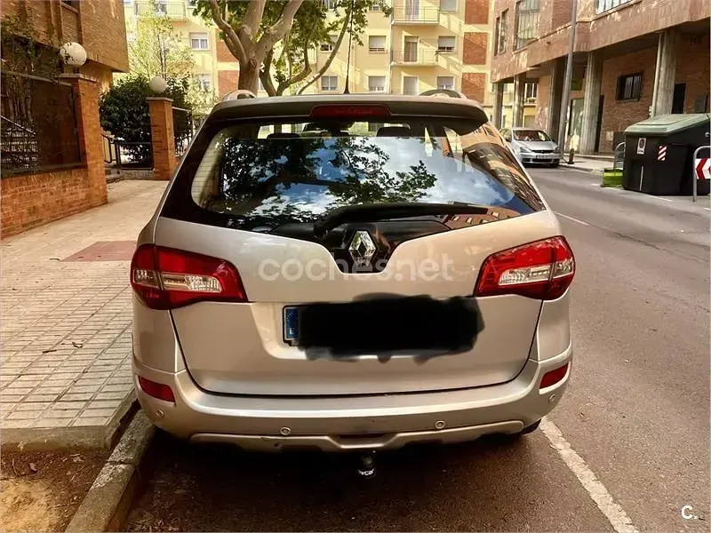 Usado Renault Koleos Dynamique 150 CV (110 kW) 2011 Gris / plata SUV