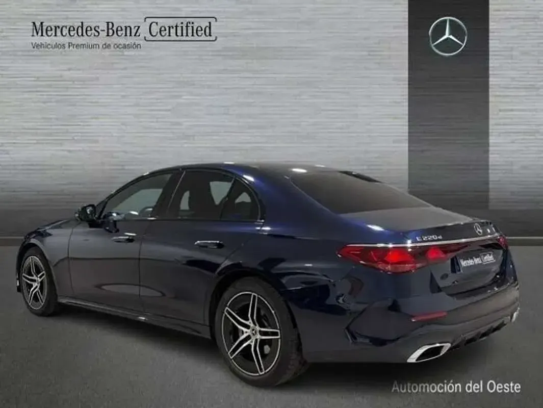 Usado Mercedes E220 197 CV (144 kW) 2025 Azul Berlina