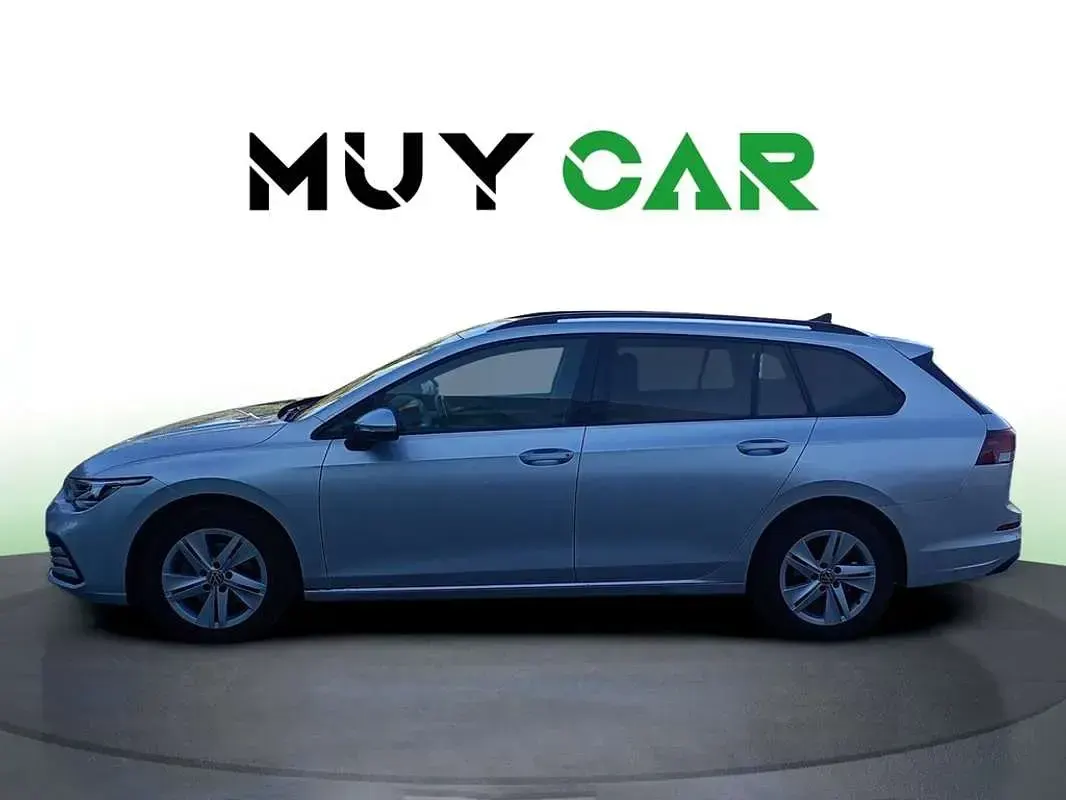 Usado VW Golf VIII Life 110 CV (80 kW) 2022 Gris Familiar
